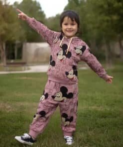 Çocuk Mickey Mouse eşofman takımı.