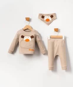 Minik yavrular için çizgi film hayvanı desenli bej pijama takımı.