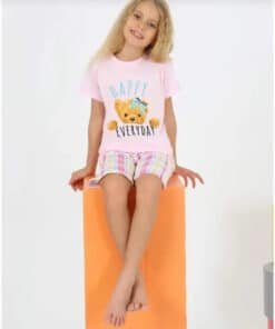 Kız pembe pijama takımı.